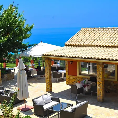 Studio Escape, Swimming Pool By Beach