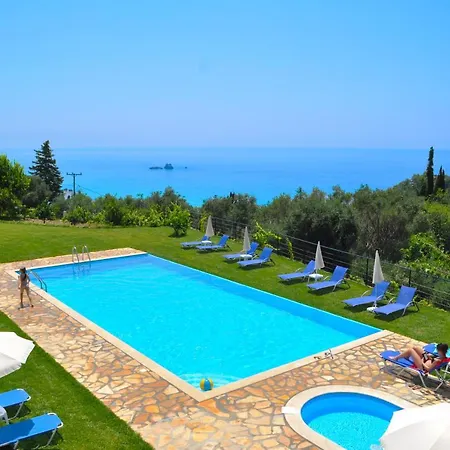Studio Escape, Swimming Pool By Beach