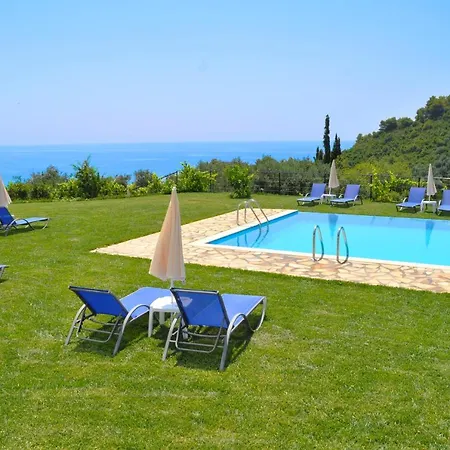 Studio Escape, Swimming Pool By Beach Apartment *
